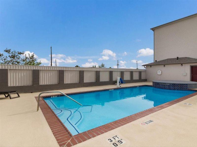 Red Roof Inn Plus + Galveston - Beachfront Exterior photo