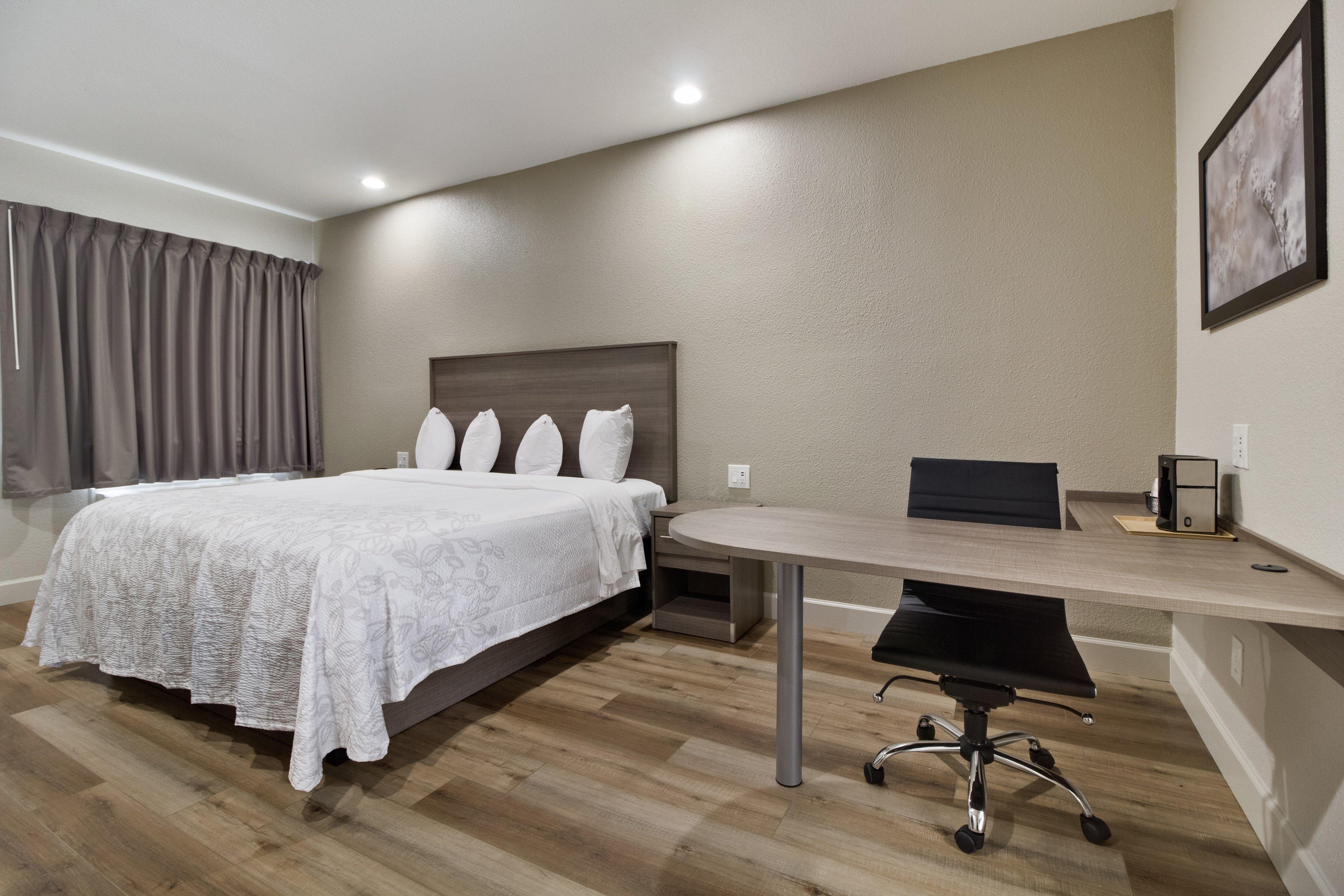Red Roof Inn Plus + Galveston - Beachfront Exterior photo