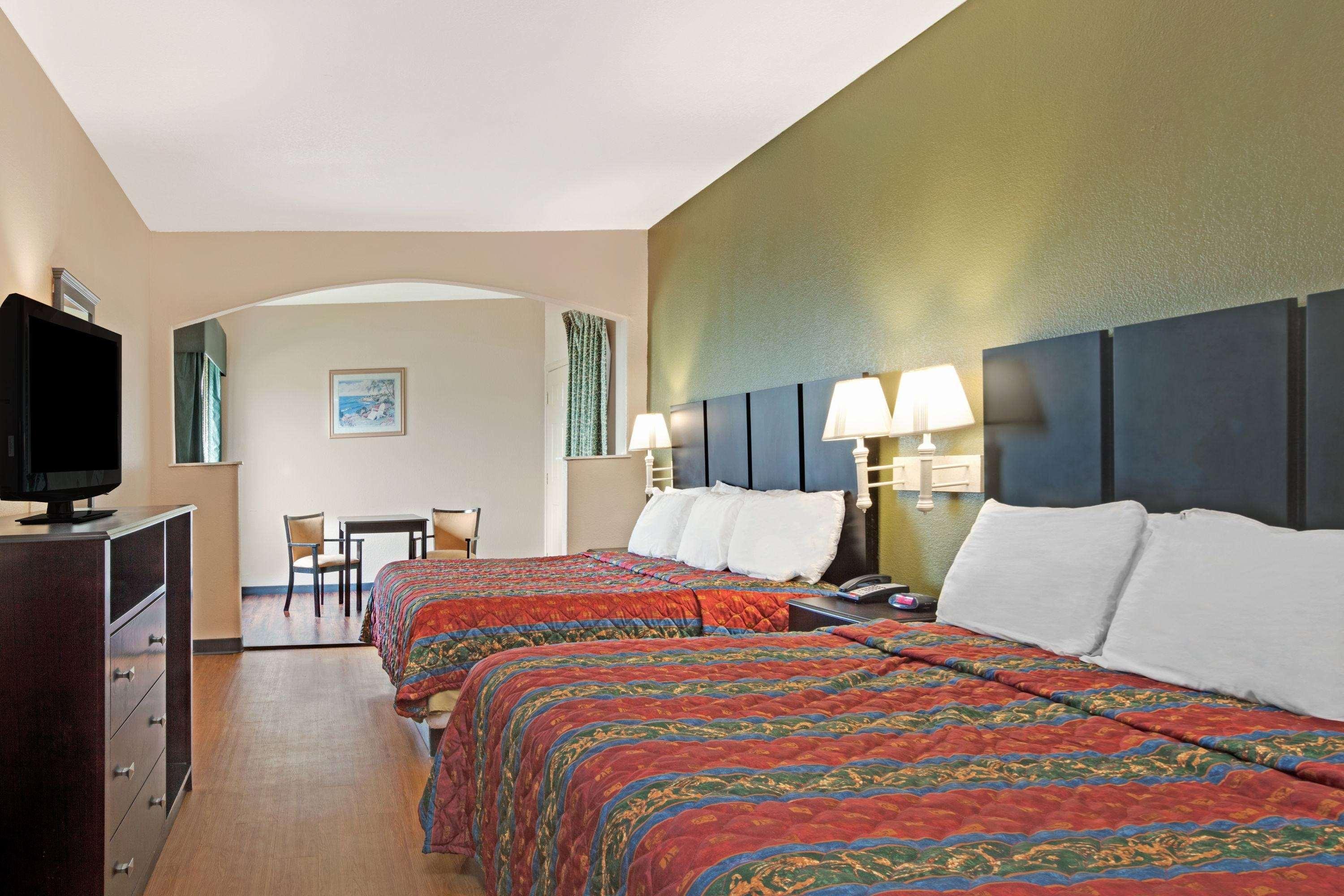 Red Roof Inn Plus + Galveston - Beachfront Exterior photo