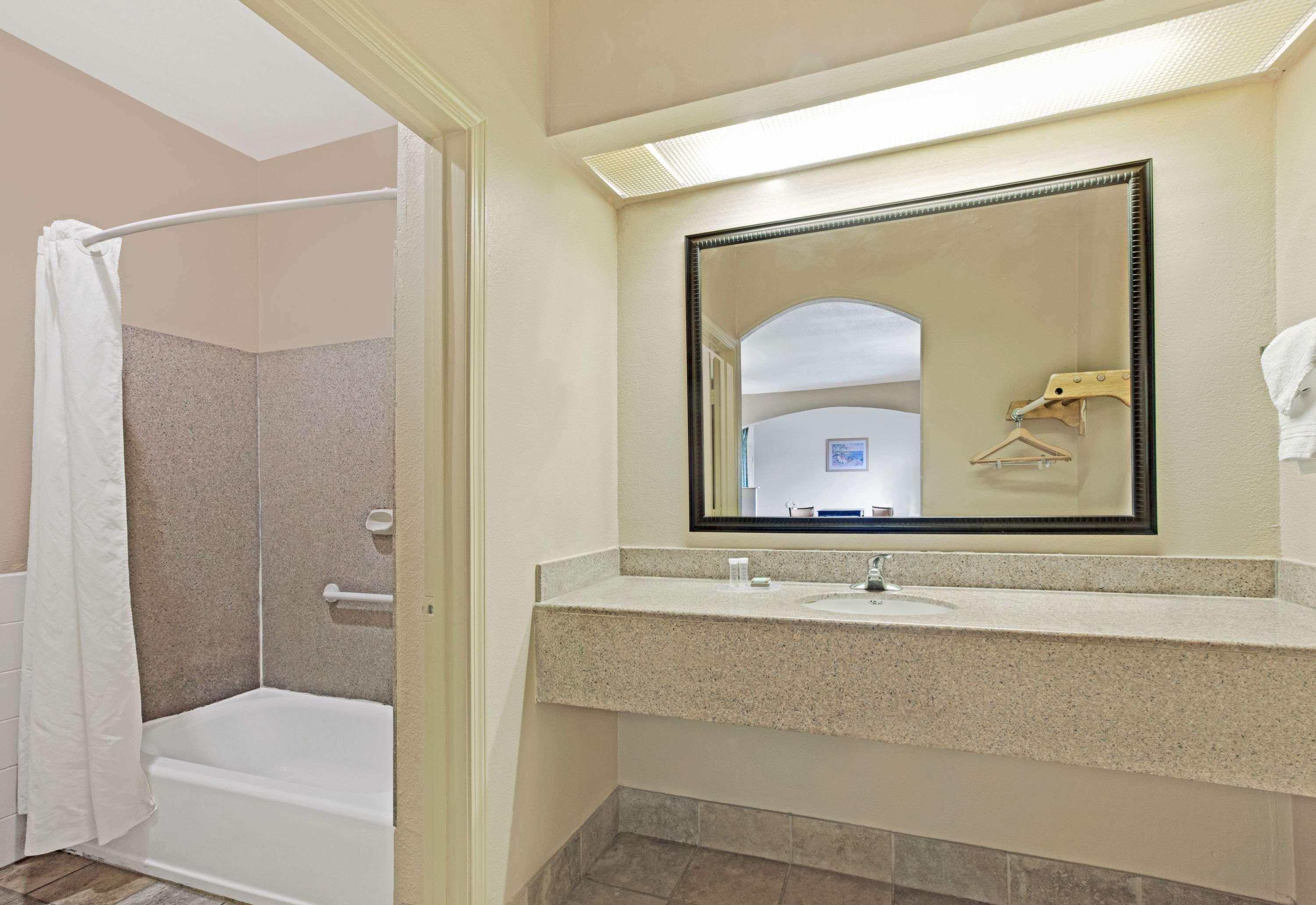 Red Roof Inn Plus + Galveston - Beachfront Exterior photo