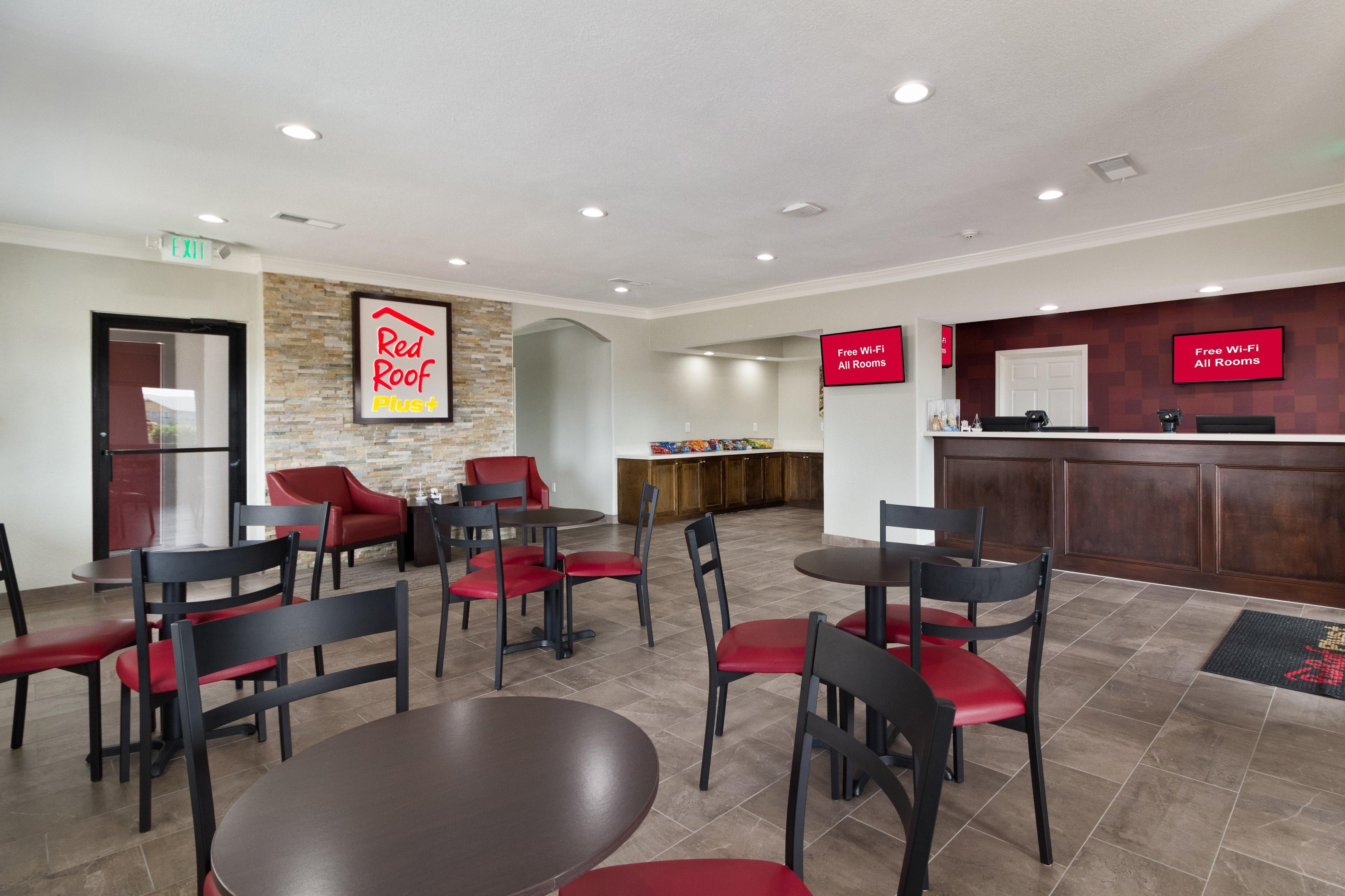 Red Roof Inn Plus + Galveston - Beachfront Exterior photo