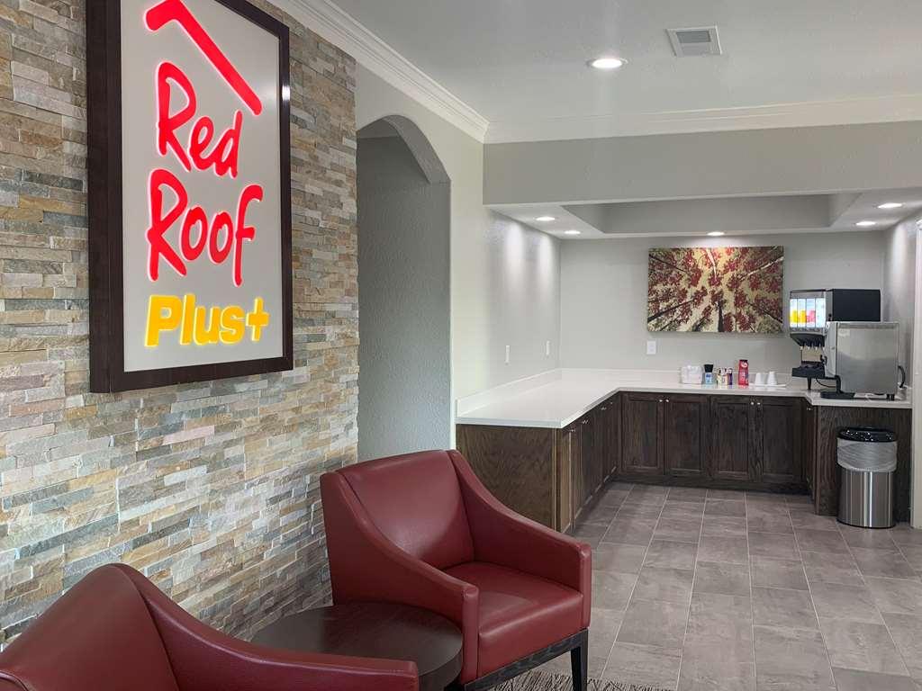 Red Roof Inn Plus + Galveston - Beachfront Interior photo